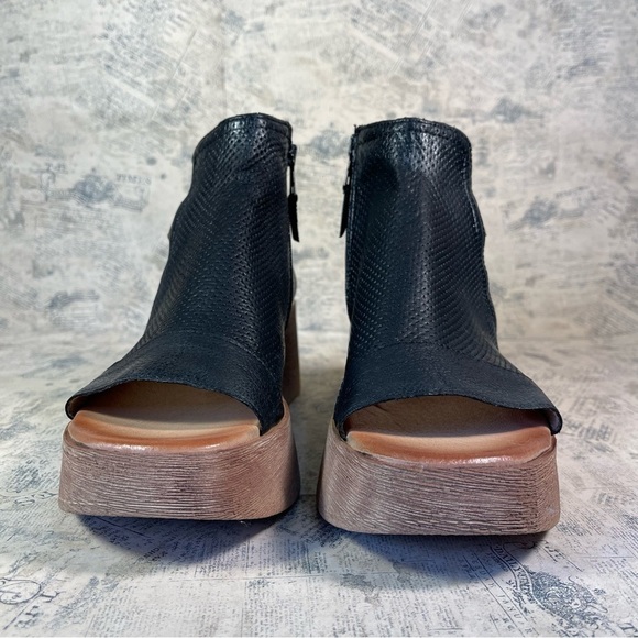 Miz Mooz Giselle Platform Wedge Sandal - Picture 3 of 14